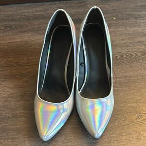 Holographic pumps